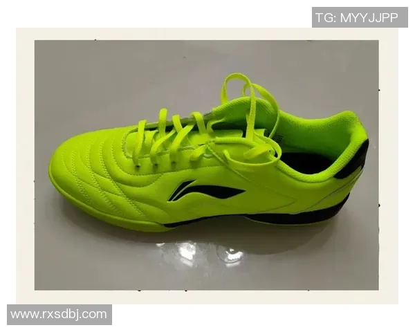 穿李宁足球鞋的球星有哪些 他们如何在赛场上展现独特风采